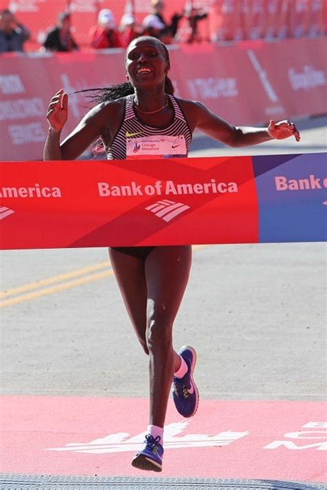 Abel Kirui Wins 2016 Bank of America Chicago Marathon.